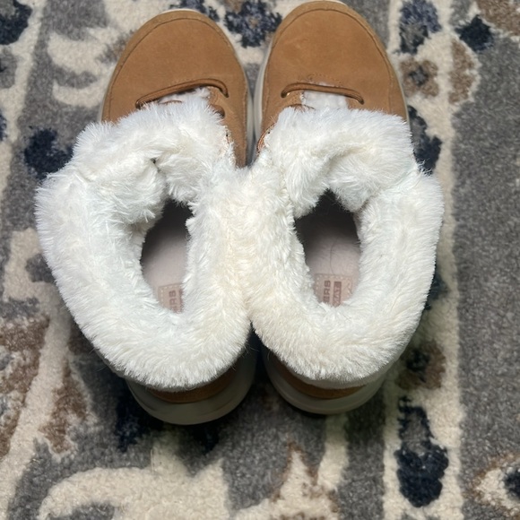 Skechers Winter Chill On-The-Go Water Repellent Suede Boots - Picture 4 of 6